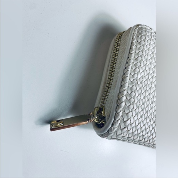 VS white coconut woven large full zip three compartment wallet size large - Picture 5 of 12